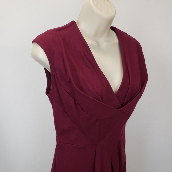 Banana Republic Maroon Sleeveless Shift Dress size 4 - Picture 2 of 8